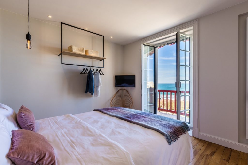 location vacances bord de mer pays basque biarritz seaside chambre vue mer